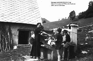 1953 lessive a la fontaine